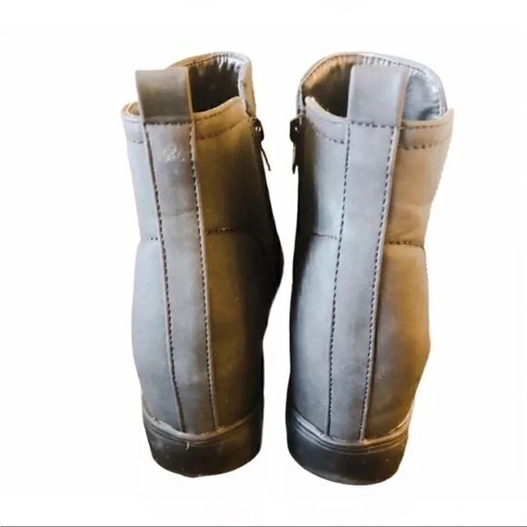 Olive Street Gray Women’s Dot Laser-Cut Booties SZ 6.5 - Picture 6 of 7